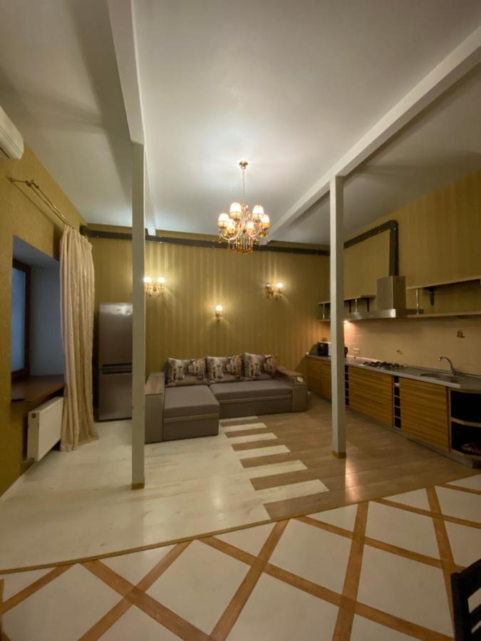 Двухуровневая Квартира На Дерибасовской Odesa Exterior photo